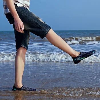 2020 Muži Žena Na Pláži V Létě Venkovní Brodivých Boty Plavání Střevíček Na Surf Quick-Sušení Aqua Boty Kůže Ponožky Pruhované Boty Do Vody